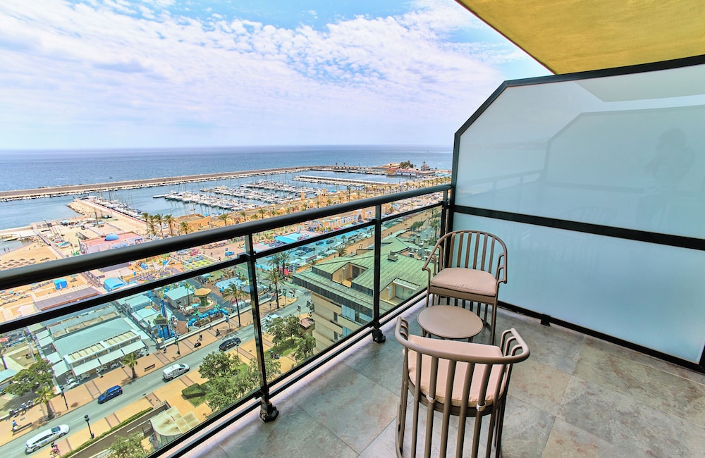 Leonardo Hotel Fuengirola Costa del Sol — Hotel rooms in Fuengirola, Andalusia