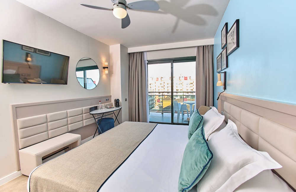 Leonardo Hotel Fuengirola Costa del Sol — Hotel rooms in Fuengirola, Andalusia