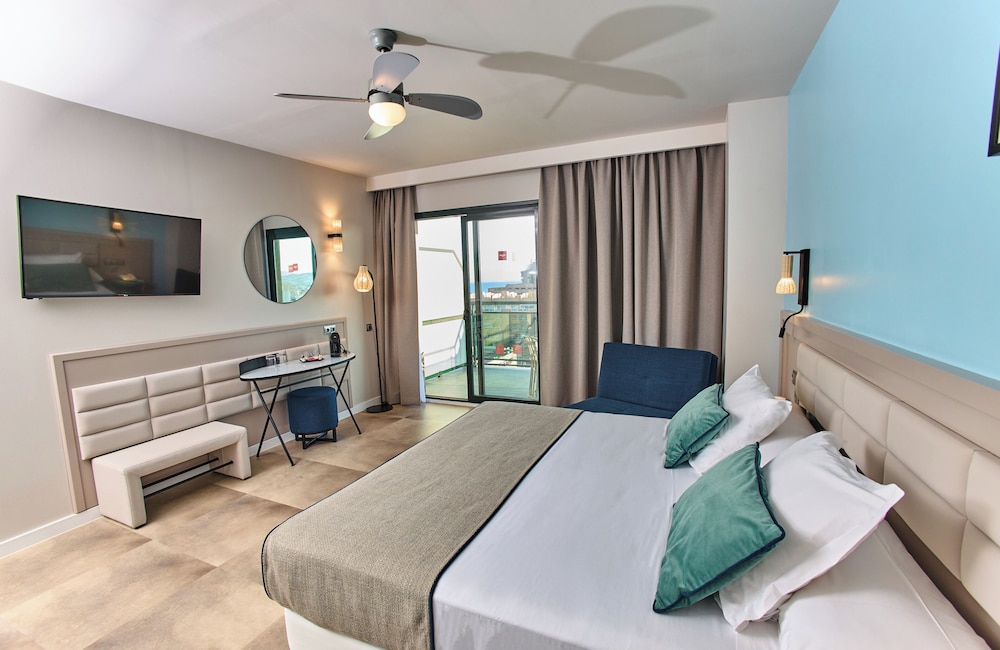 Leonardo Hotel Fuengirola Costa del Sol — Hotel rooms in Fuengirola, Andalusia