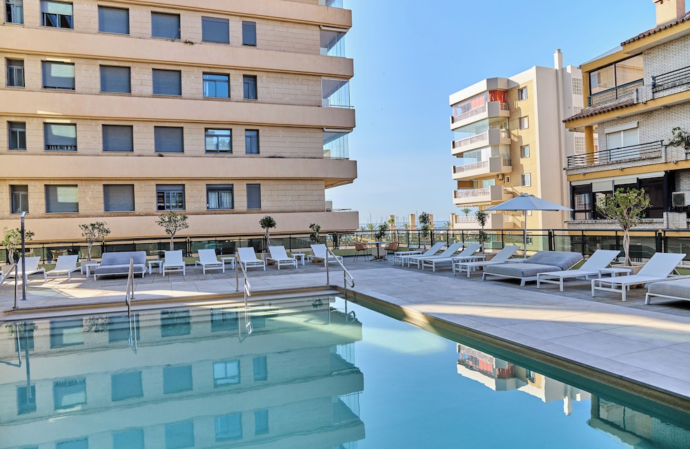 Leonardo Hotel Fuengirola Costa del Sol — Swimming pool in Fuengirola, Andalusia