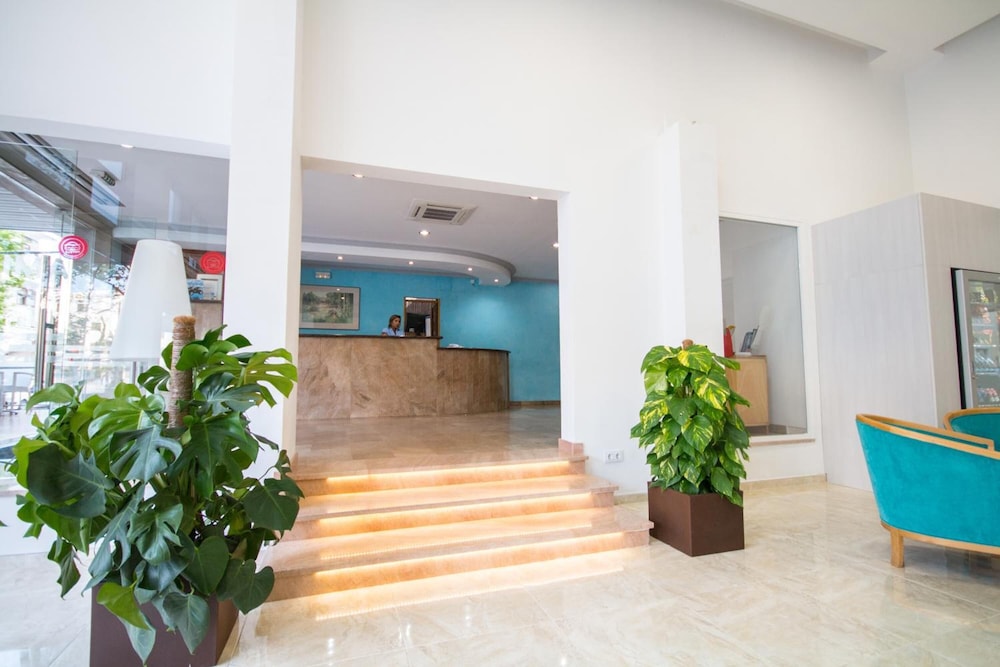 Hotel Amic Gala — Hotel building in Playa de Palma, Balearic Islands