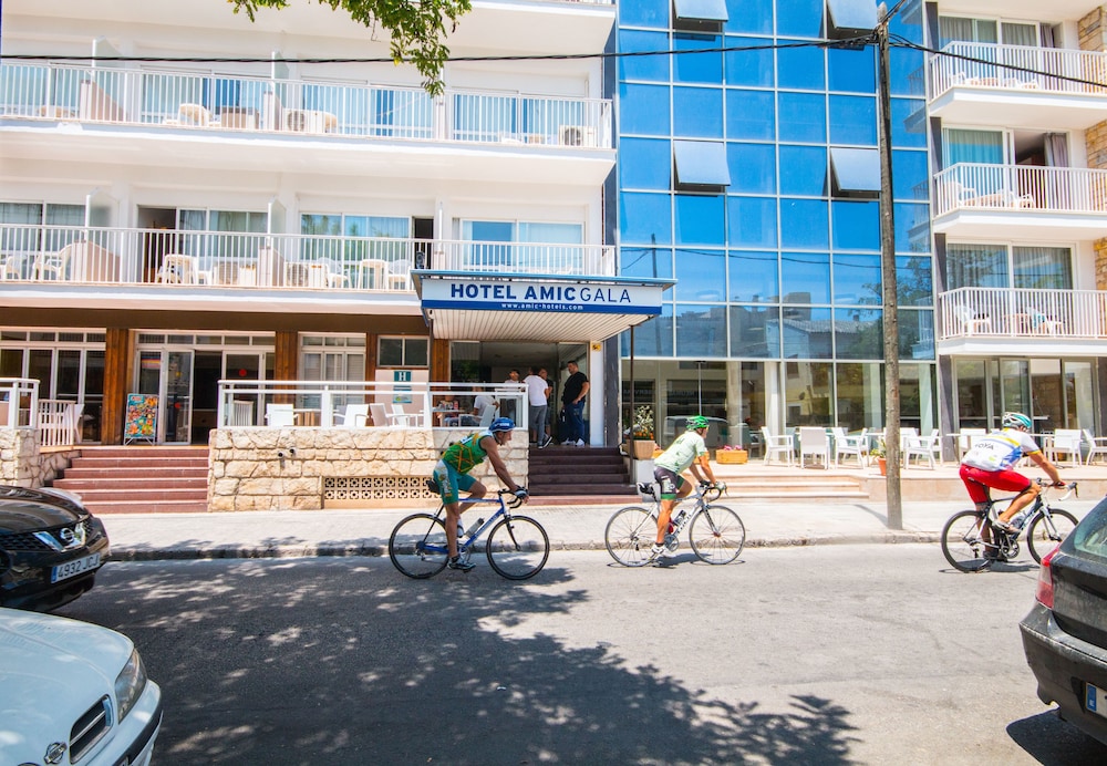 Hotel Amic Gala — Hotel building in Playa de Palma, Balearic Islands