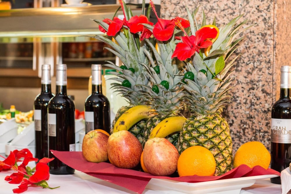Hotel Amic Gala — Restaurant & bars in Playa de Palma, Balearic Islands