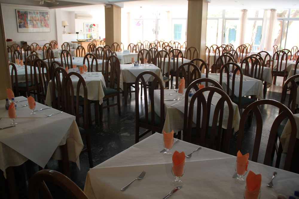 Hotel Amic Gala — Restaurant & bars in Playa de Palma, Balearic Islands