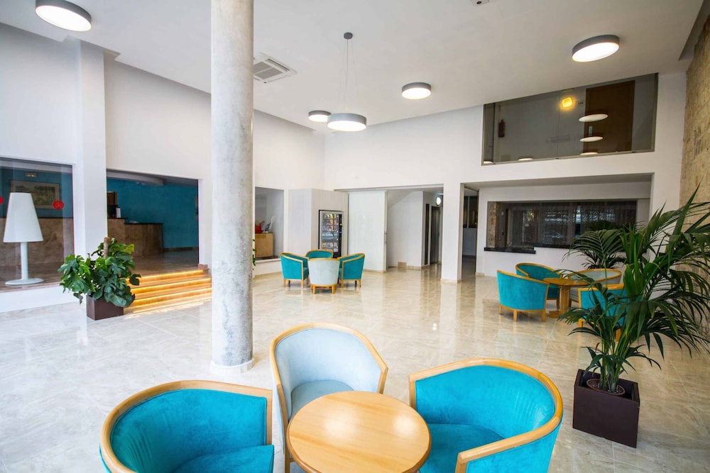 Hotel Amic Gala — Hotel building in Playa de Palma, Balearic Islands