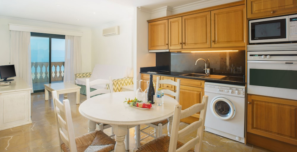 Galeon Suites — Hotel rooms in Pollenca, Balearic Islands