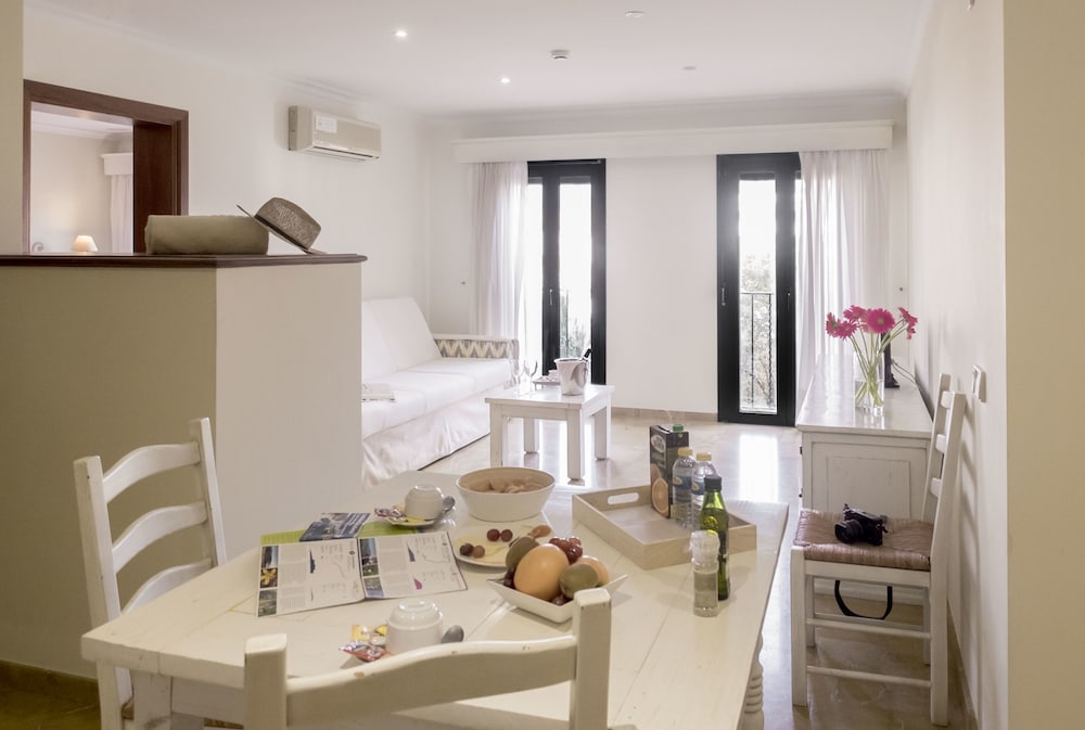 Galeon Suites — Hotel rooms in Pollenca, Balearic Islands