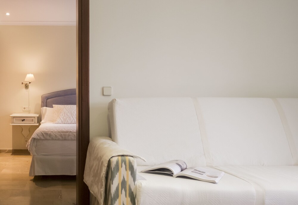 Galeon Suites — Hotel rooms in Pollenca, Balearic Islands