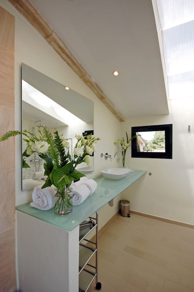 Galeon Suites — Hotel rooms in Pollenca, Balearic Islands