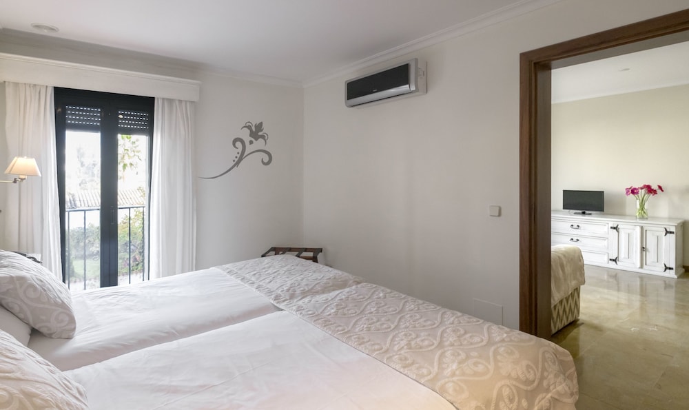 Galeon Suites — Hotel rooms in Pollenca, Balearic Islands