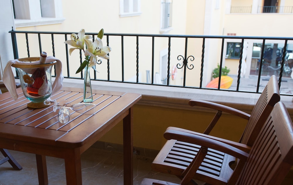Galeon Suites — Hotel rooms in Pollenca, Balearic Islands