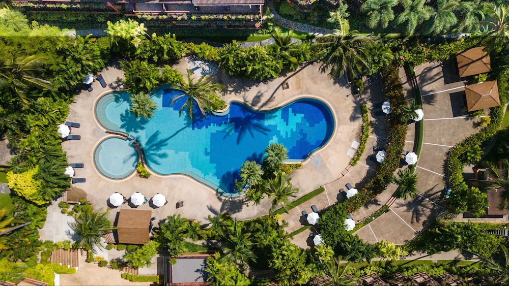 Courtyard by Marriott Phuket, Patong Beach Resort — Swimming pool in Patong Beach, Phuket Province