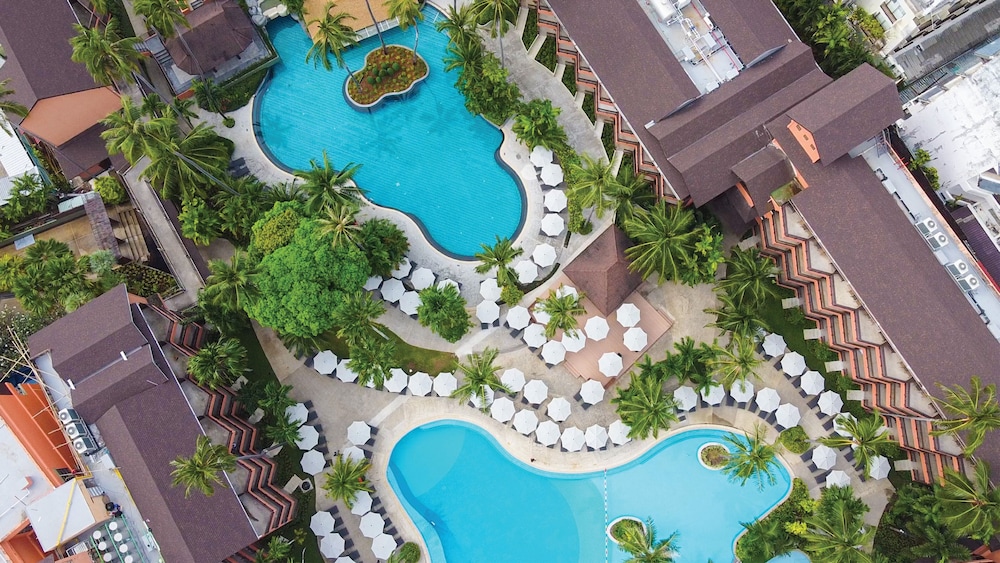 Courtyard by Marriott Phuket, Patong Beach Resort — Swimming pool in Patong Beach, Phuket Province