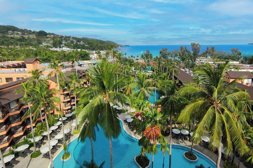 Courtyard by Marriott Phuket, Patong Beach Resort — Swimming pool in Patong Beach, Phuket Province