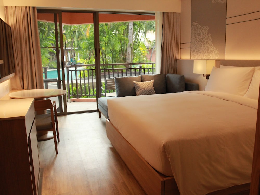 Courtyard by Marriott Phuket, Patong Beach Resort — Hotel rooms in Patong Beach, Phuket Province