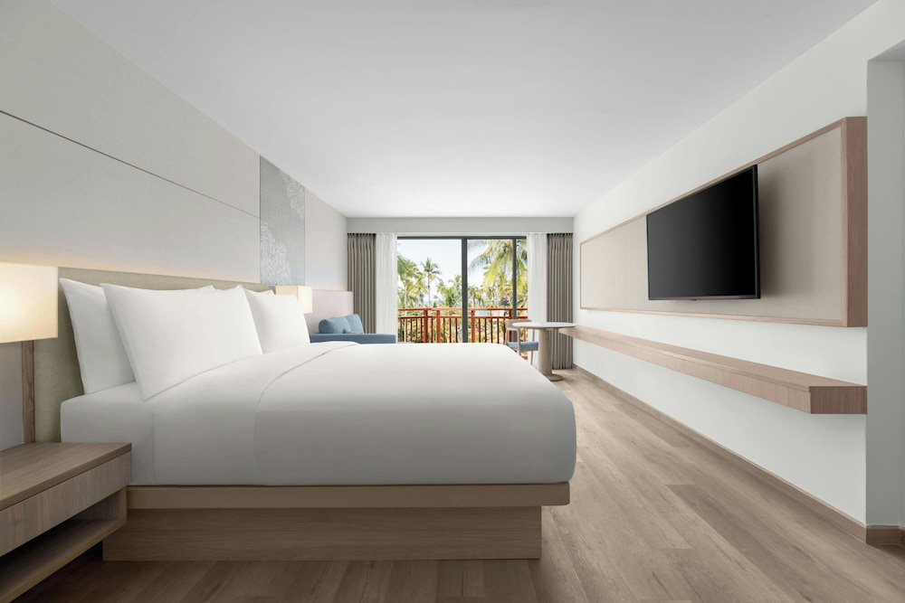 Courtyard by Marriott Phuket, Patong Beach Resort — Hotel rooms in Patong Beach, Phuket Province