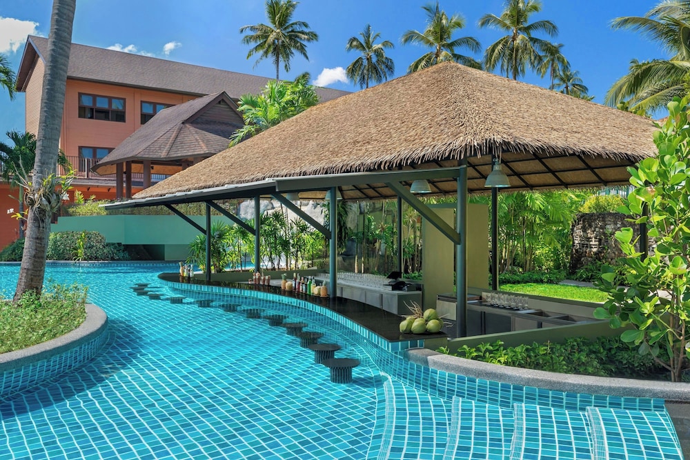 Courtyard by Marriott Phuket, Patong Beach Resort — Swimming pool in Patong Beach, Phuket Province