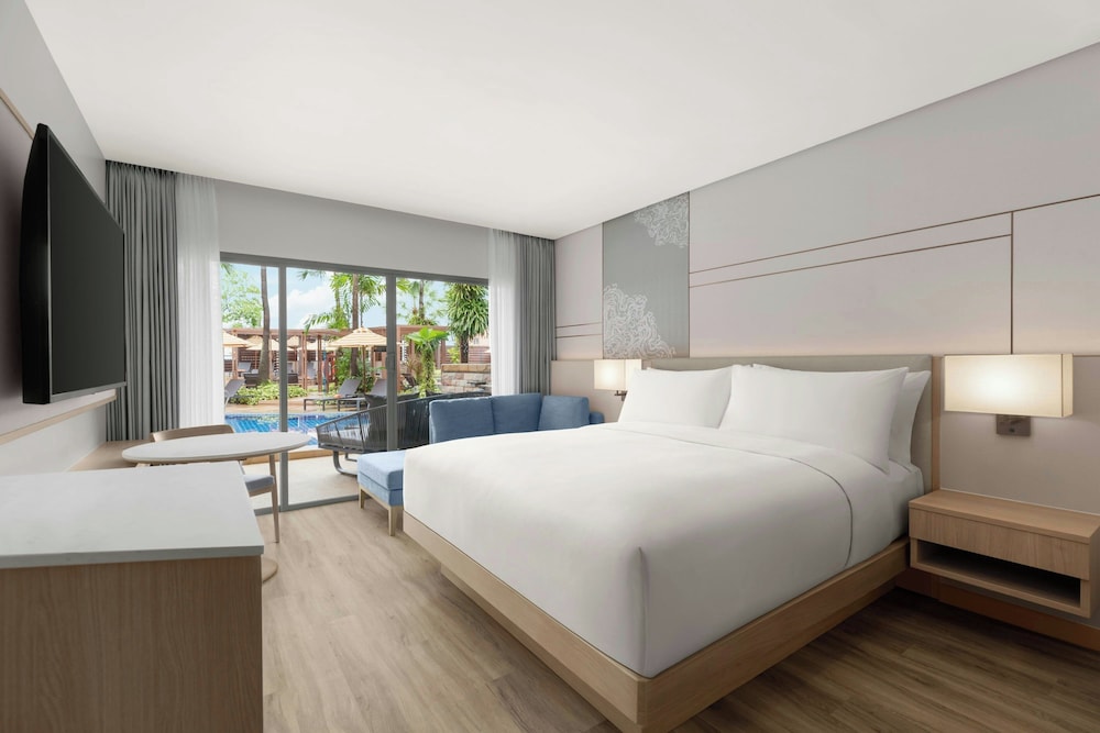 Courtyard by Marriott Phuket, Patong Beach Resort — Hotel rooms in Patong Beach, Phuket Province