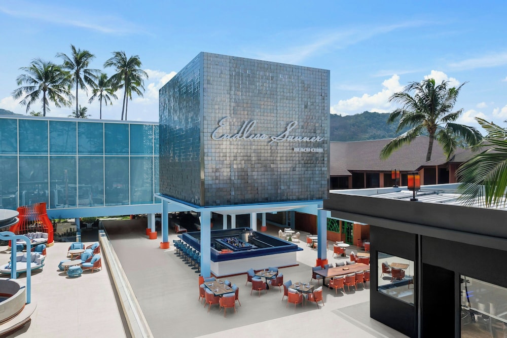 Courtyard by Marriott Phuket, Patong Beach Resort — Restaurant & bars in Patong Beach, Phuket Province