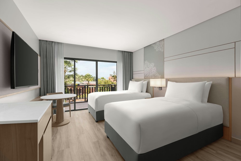 Courtyard by Marriott Phuket, Patong Beach Resort — Hotel rooms in Patong Beach, Phuket Province