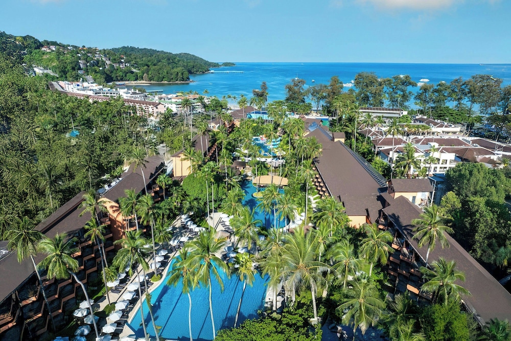 Courtyard by Marriott Phuket, Patong Beach Resort — Swimming pool in Patong Beach, Phuket Province