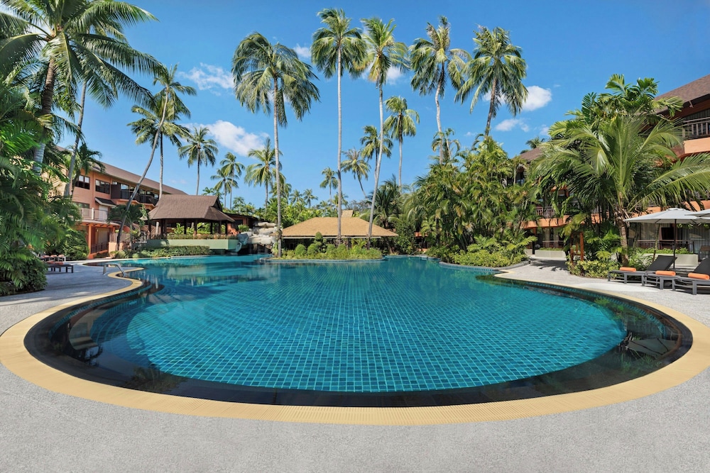 Courtyard by Marriott Phuket, Patong Beach Resort — Swimming pool in Patong Beach, Phuket Province