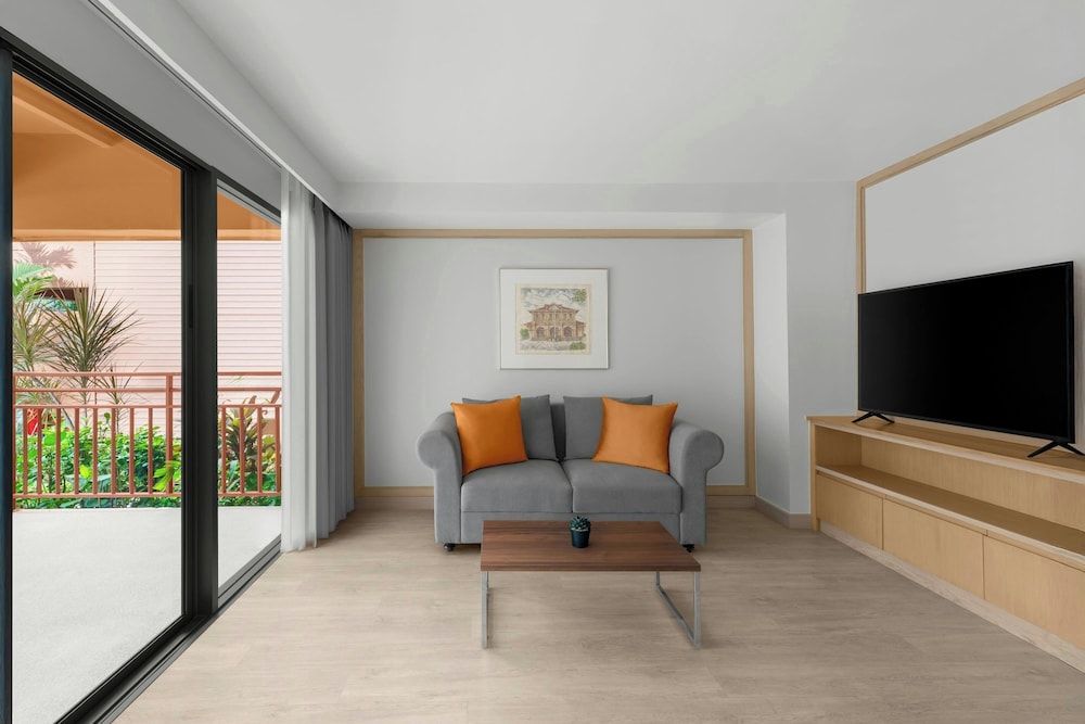 Courtyard by Marriott Phuket, Patong Beach Resort — Hotel rooms in Patong Beach, Phuket Province
