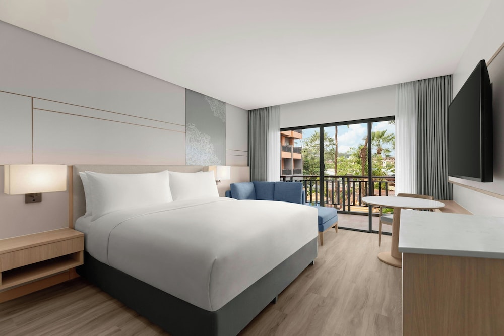 Courtyard by Marriott Phuket, Patong Beach Resort — Hotel rooms in Patong Beach, Phuket Province