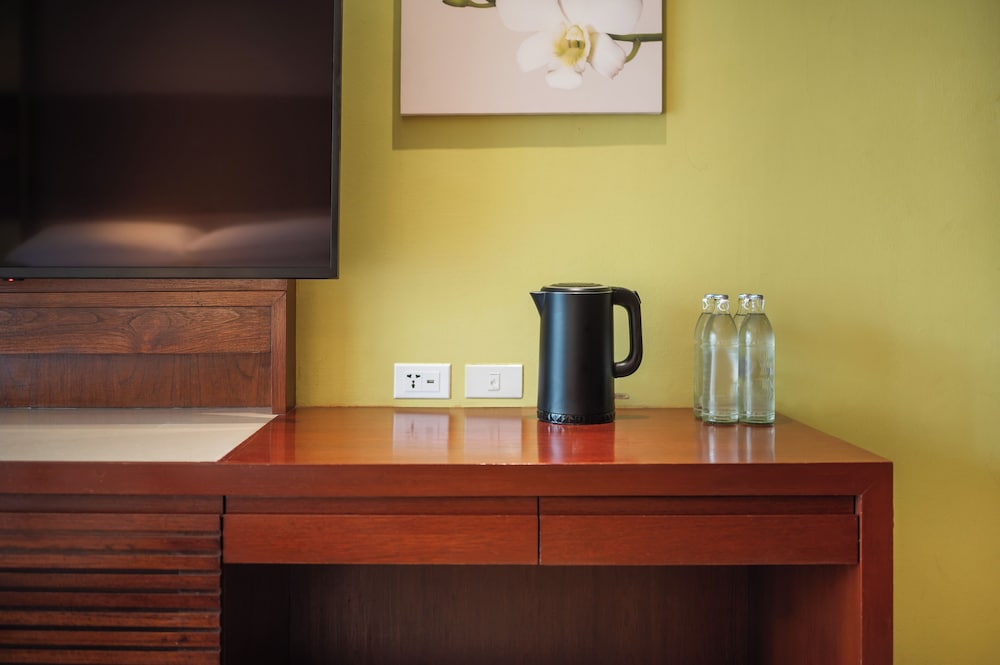 Courtyard by Marriott Phuket, Patong Beach Resort — Hotel rooms in Patong Beach, Phuket Province