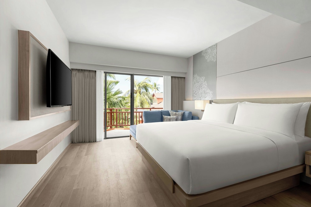 Courtyard by Marriott Phuket, Patong Beach Resort — Hotel rooms in Patong Beach, Phuket Province