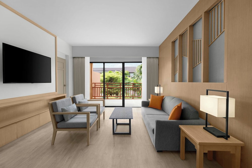 Courtyard by Marriott Phuket, Patong Beach Resort — Hotel rooms in Patong Beach, Phuket Province
