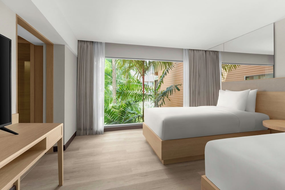 Courtyard by Marriott Phuket, Patong Beach Resort — Hotel rooms in Patong Beach, Phuket Province