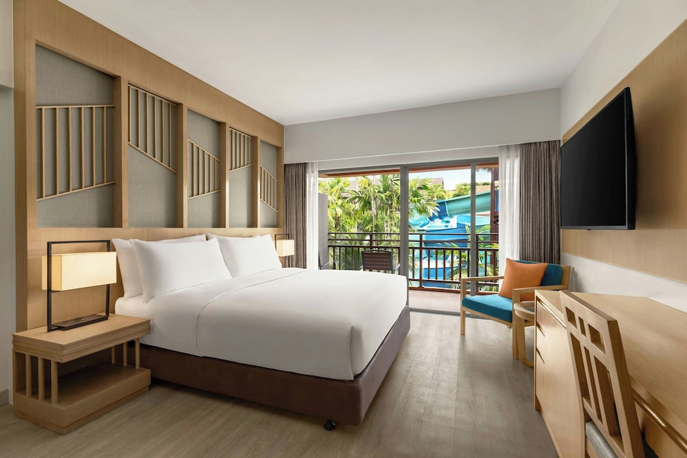 Courtyard by Marriott Phuket, Patong Beach Resort — Hotel rooms in Patong Beach, Phuket Province