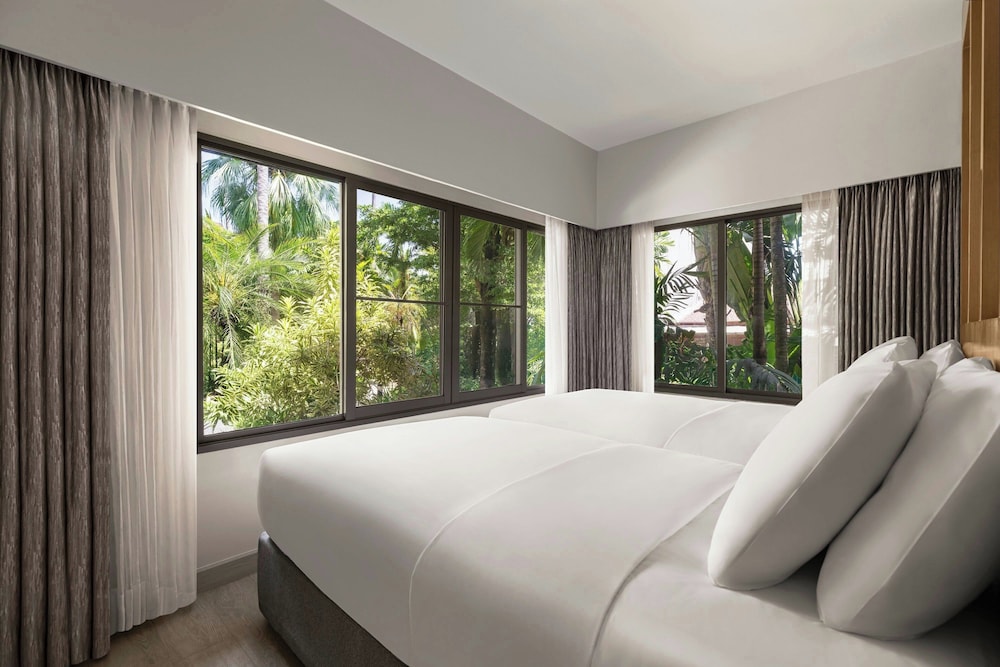 Courtyard by Marriott Phuket, Patong Beach Resort — Hotel rooms in Patong Beach, Phuket Province