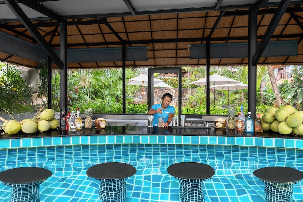 Courtyard by Marriott Phuket, Patong Beach Resort — Restaurant & bars in Patong Beach, Phuket Province