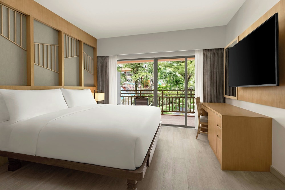 Courtyard by Marriott Phuket, Patong Beach Resort — Hotel rooms in Patong Beach, Phuket Province