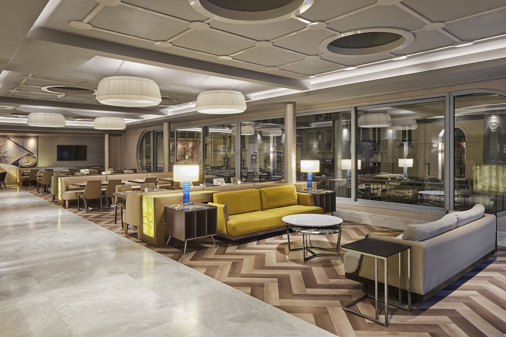 TITANIC Comfort Berlin Mitte — Restaurant & bars in Berlin, Berlin