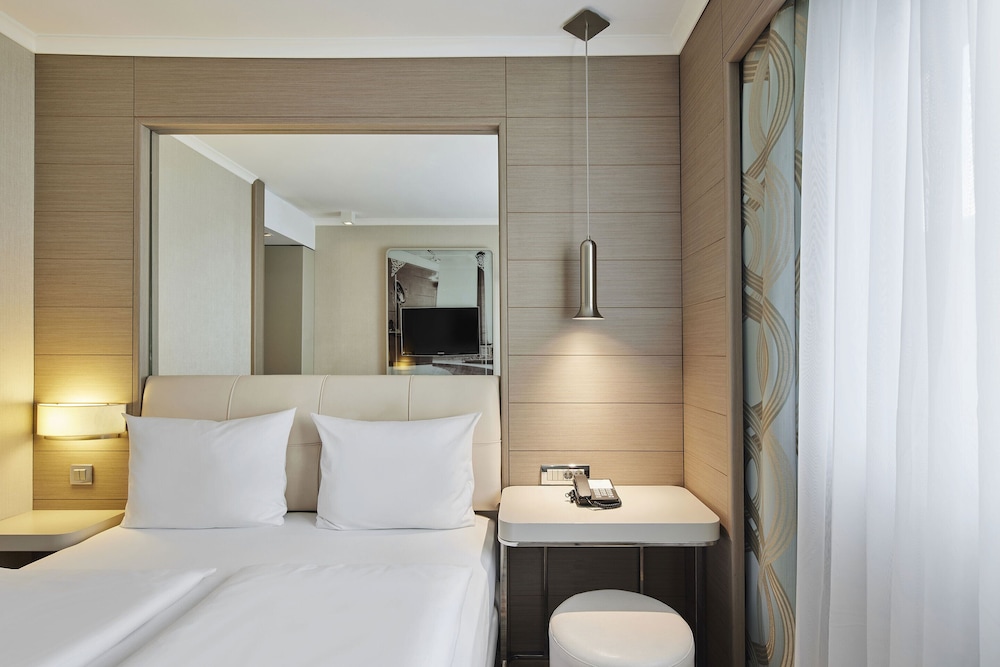 TITANIC Comfort Berlin Mitte — Hotel rooms in Berlin, Berlin