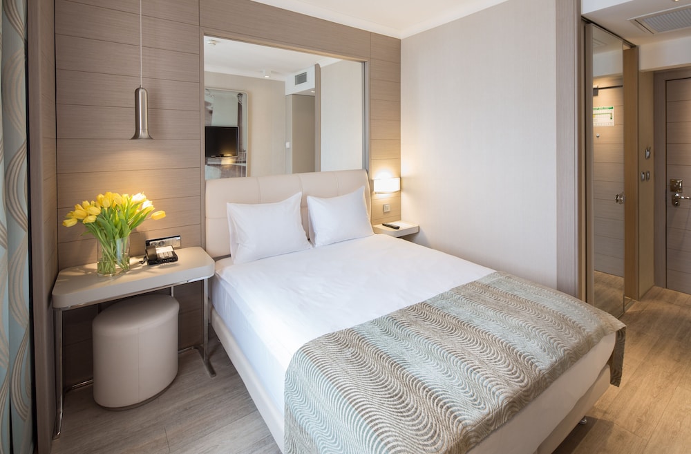 TITANIC Comfort Berlin Mitte — Hotel rooms in Berlin, Berlin