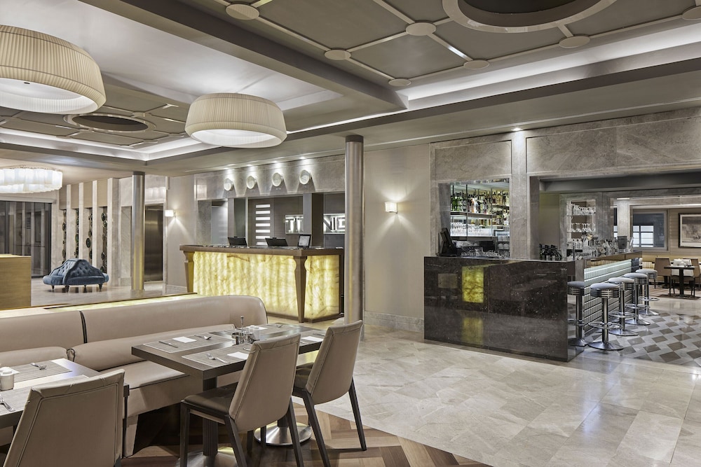TITANIC Comfort Berlin Mitte — Restaurant & bars in Berlin, Berlin