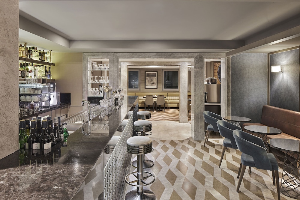 TITANIC Comfort Berlin Mitte — Restaurant & bars in Berlin, Berlin