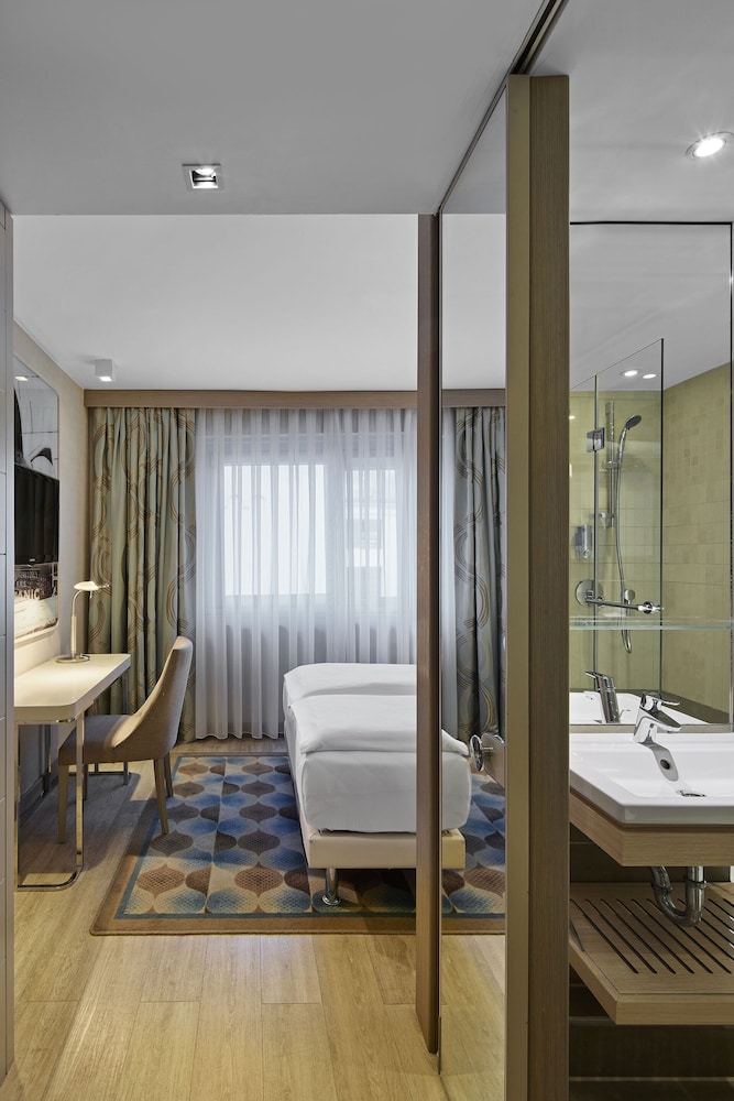 TITANIC Comfort Berlin Mitte — Hotel rooms in Berlin, Berlin