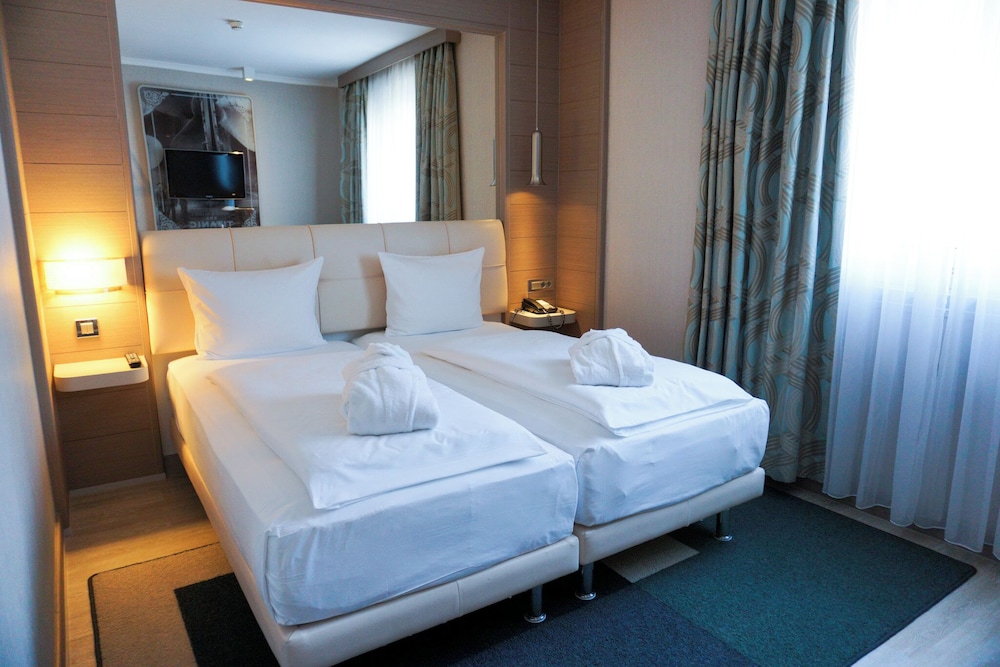 TITANIC Comfort Berlin Mitte — Hotel rooms in Berlin, Berlin