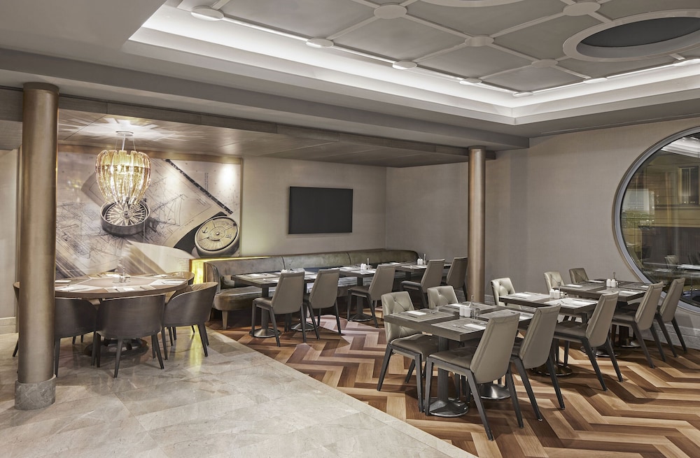 TITANIC Comfort Berlin Mitte — Restaurant & bars in Berlin, Berlin