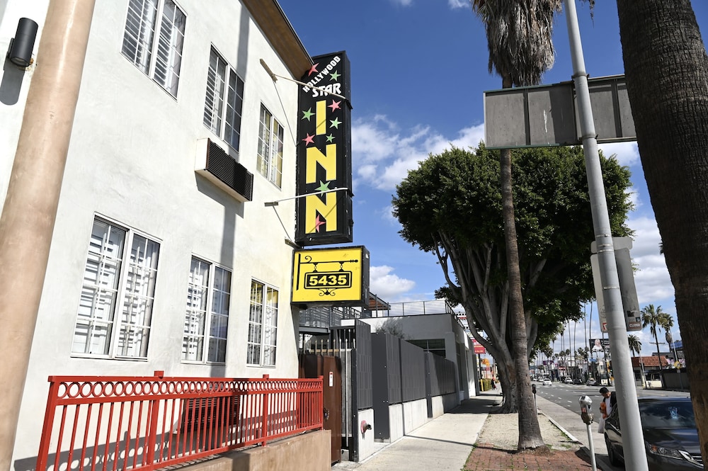 Hollywood Stars Inn - In Los Angeles (Hollywood) — Hotel building in Los Angeles, California