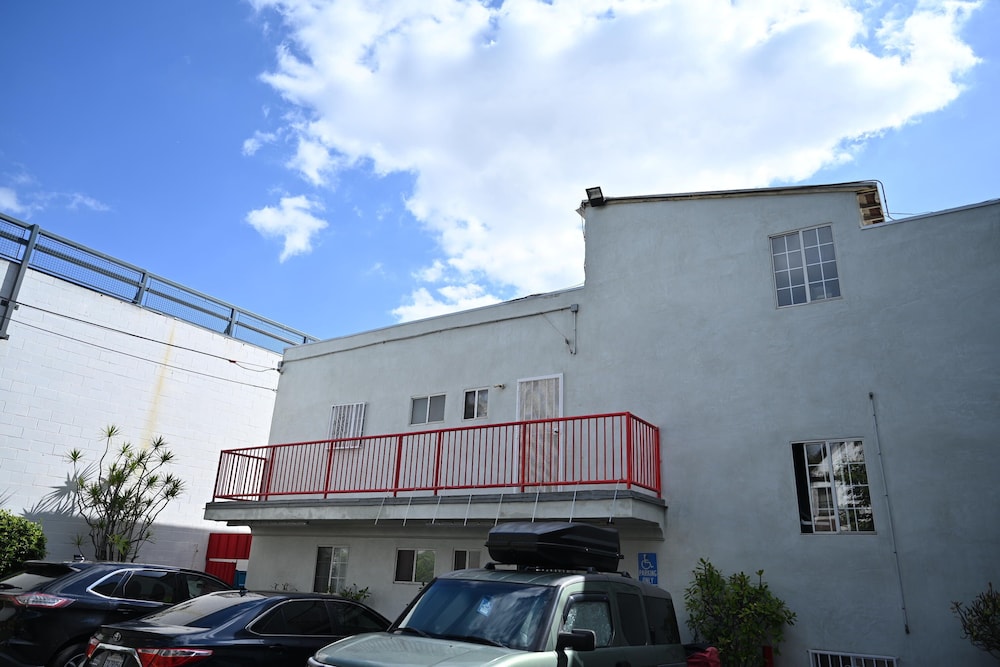 Hollywood Stars Inn - In Los Angeles (Hollywood) — Hotel building in Los Angeles, California