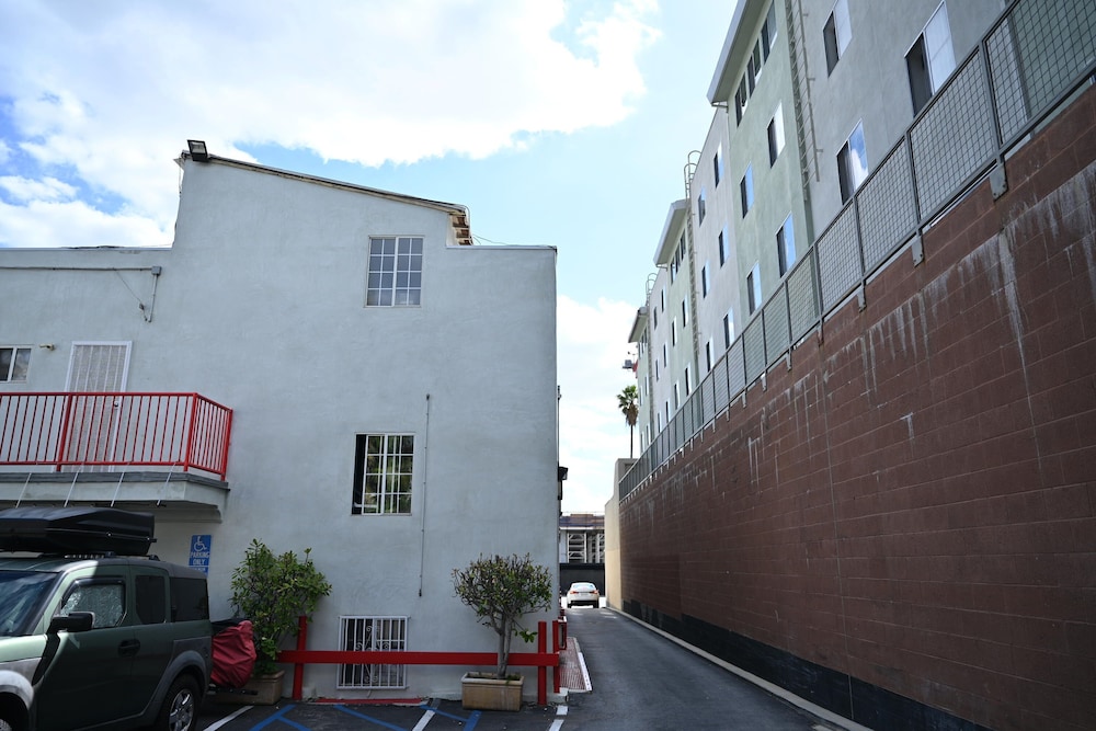 Hollywood Stars Inn - In Los Angeles (Hollywood) — Hotel building in Los Angeles, California