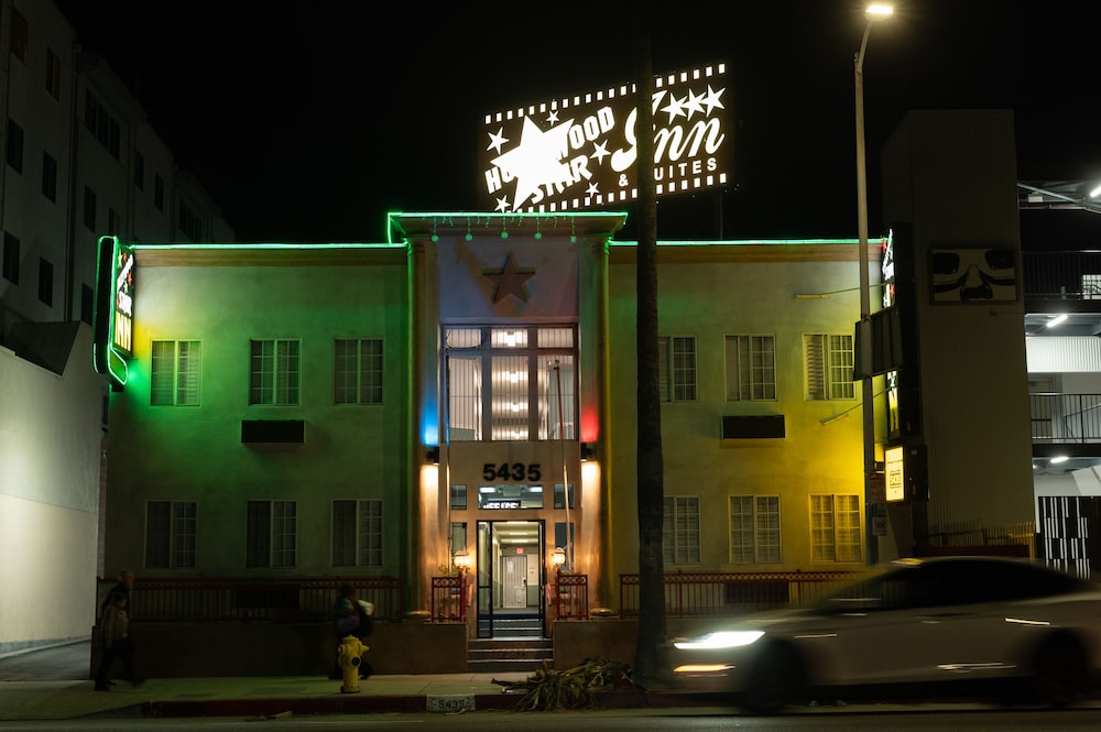 Hollywood Stars Inn - In Los Angeles (Hollywood) — Hotel building in Los Angeles, California