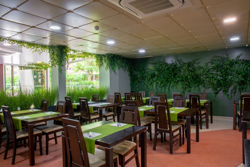 RR Club  Amarilis — Restaurant & bars in Portimão, Faro