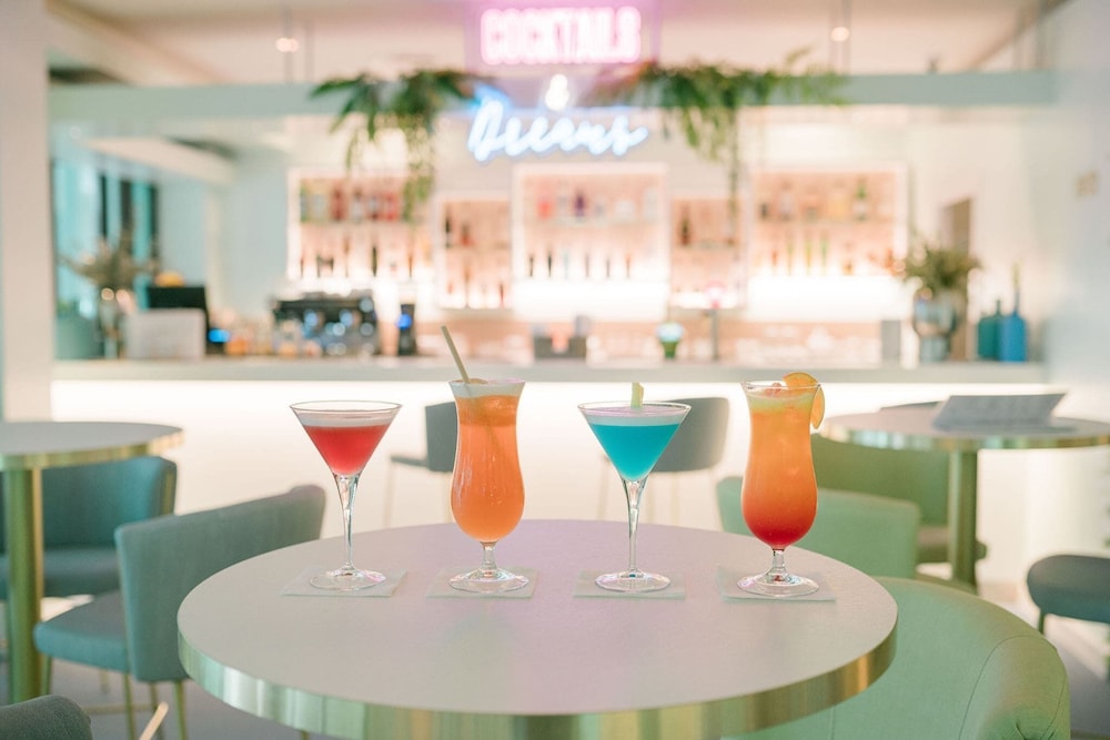 Aquashow Park Hotel — Restaurant in Quarteira, Faro